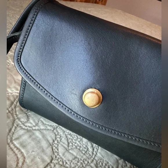 Vintage 90s Coach Chrystie Deepest Forest Green Leather Crossbody Bag Rare Color - Picture 12 of 16